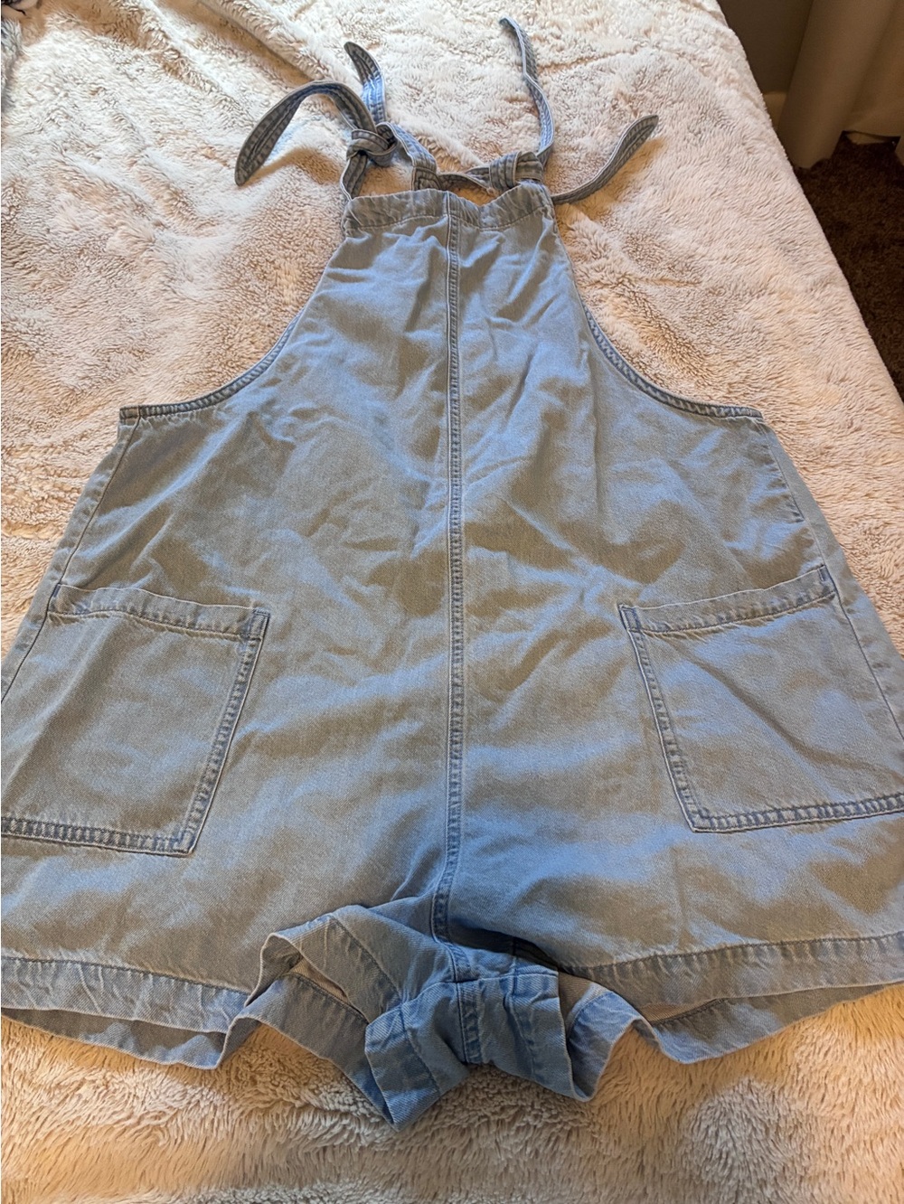 Womans Celebrity pink-X-Large
Light Blue Overalls Romper